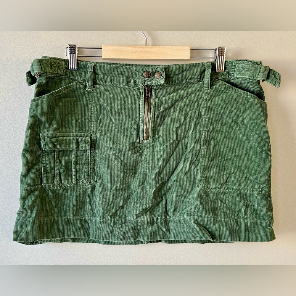 Y2K Green Corduroy Mini Skirt Snap/buckle details - grunge baddie preppy retro - Picture 2 of 10